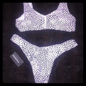 Blackbough white flint maui cheeky bikini set NWT